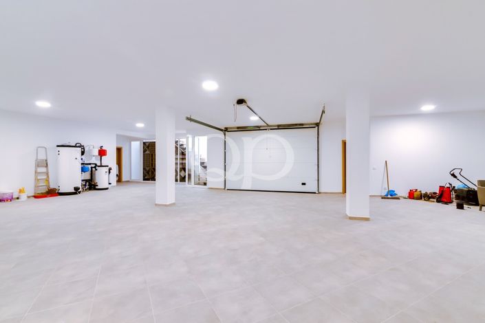 Image No.45-4 Bed House for sale