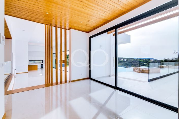 Image No.5-4 Bed House for sale