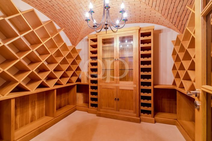 Image No.10-4 Bed House for sale