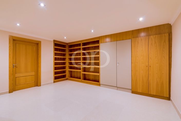 Image No.43-4 Bed House for sale
