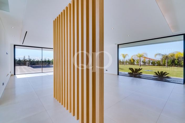 Image No.13-4 Bed House for sale