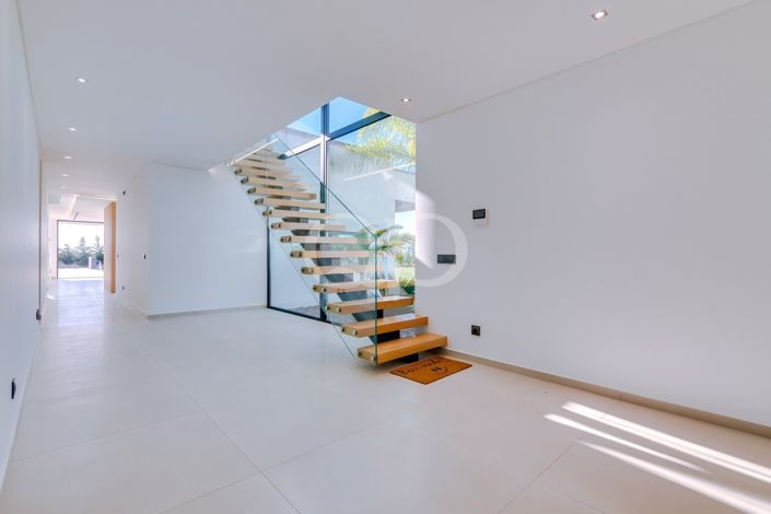 Image No.14-4 Bed House for sale