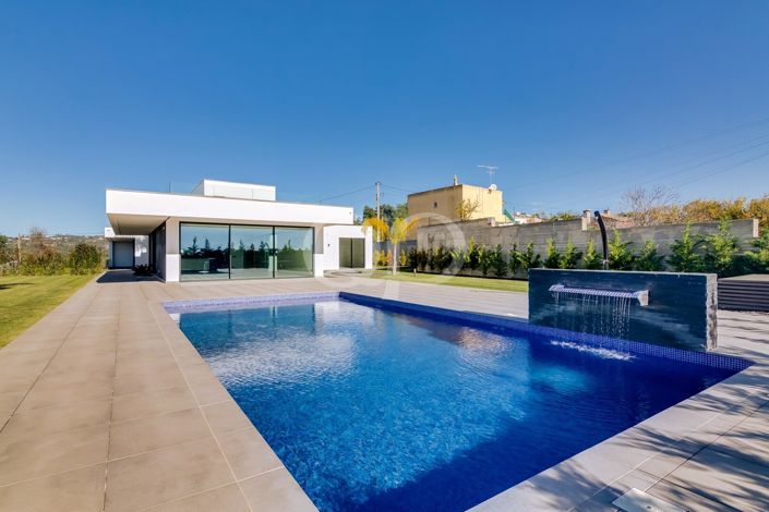 Image No.26-4 Bed House for sale