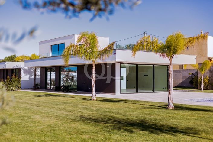 Image No.27-4 Bed House for sale