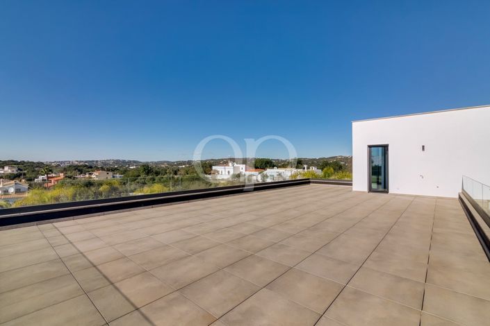 Image No.34-4 Bed House for sale