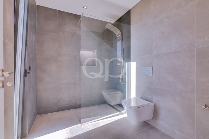 Image No.37-4 Bed House for sale