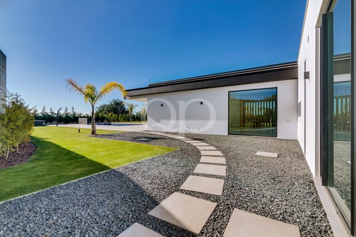 Image No.9-4 Bed House for sale