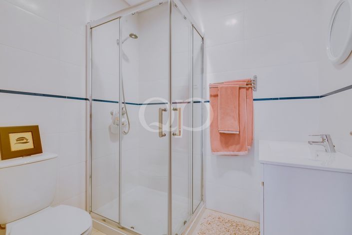Image No.40-4 Bed House for sale