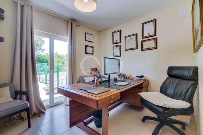 Image No.46-4 Bed House for sale