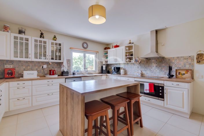 Image No.5-4 Bed House for sale