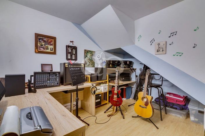 Image No.51-4 Bed House for sale