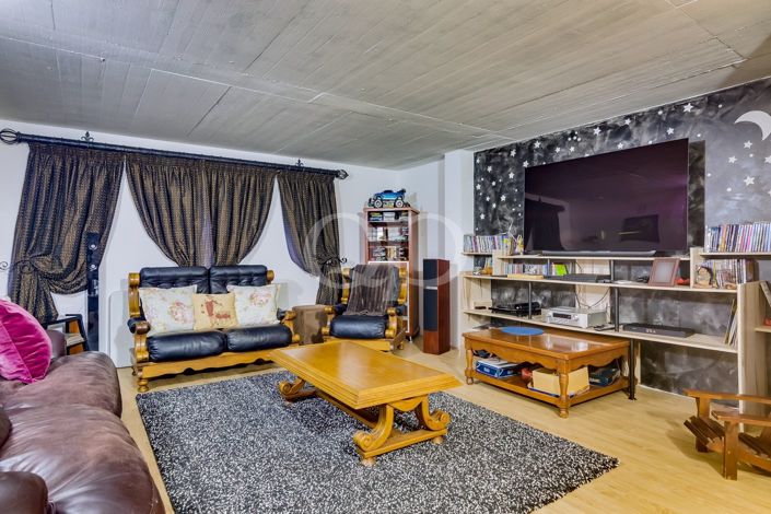 Image No.52-4 Bed House for sale