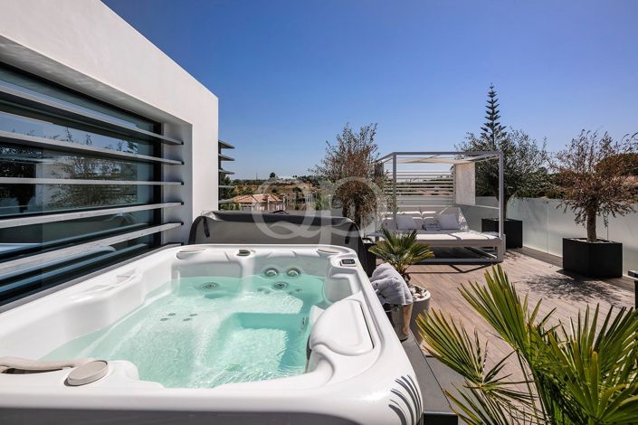 Image No.16-4 Bed House for sale