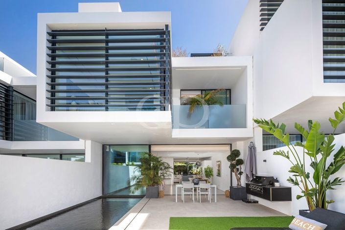 Image No.19-4 Bed House for sale