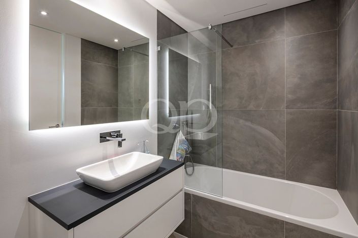 Image No.26-4 Bed House for sale
