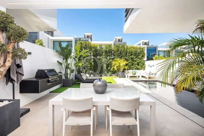 Image No.3-4 Bed House for sale