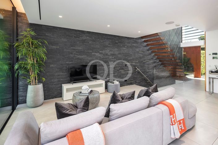 Image No.6-4 Bed House for sale