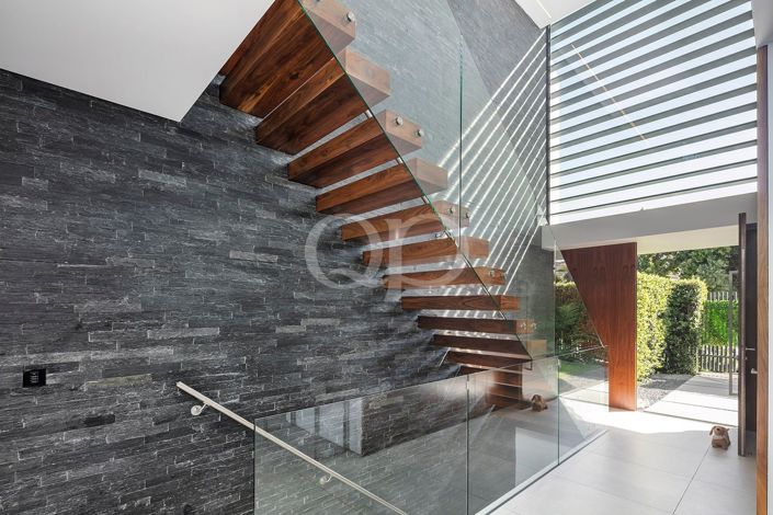 Image No.7-4 Bed House for sale