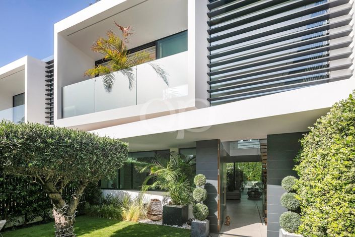 Image No.8-4 Bed House for sale