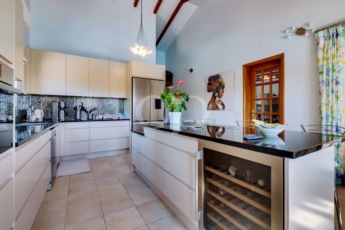 Image No.14-4 Bed House for sale