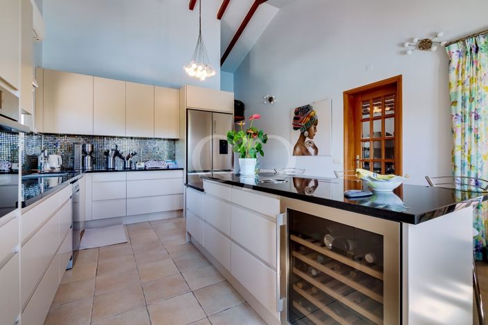 Image No.14-4 Bed House for sale
