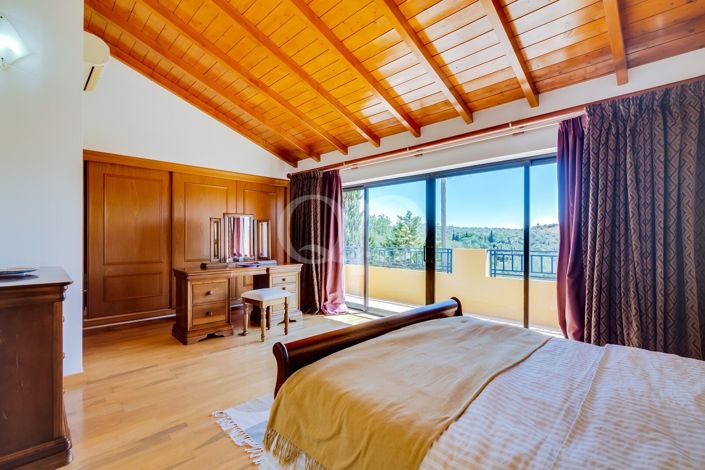 Image No.17-4 Bed House for sale
