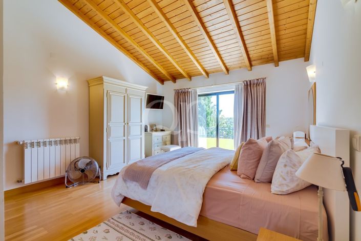 Image No.18-4 Bed House for sale