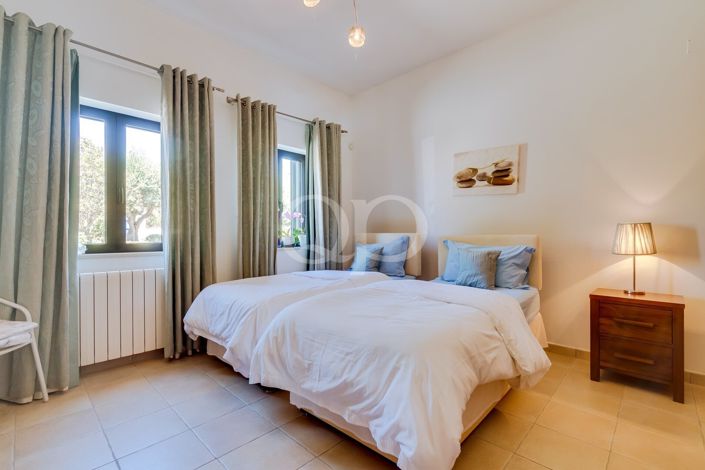 Image No.19-4 Bed House for sale
