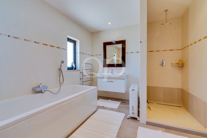 Image No.31-4 Bed House for sale