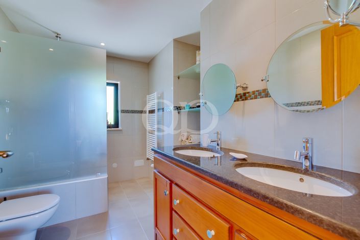 Image No.32-4 Bed House for sale