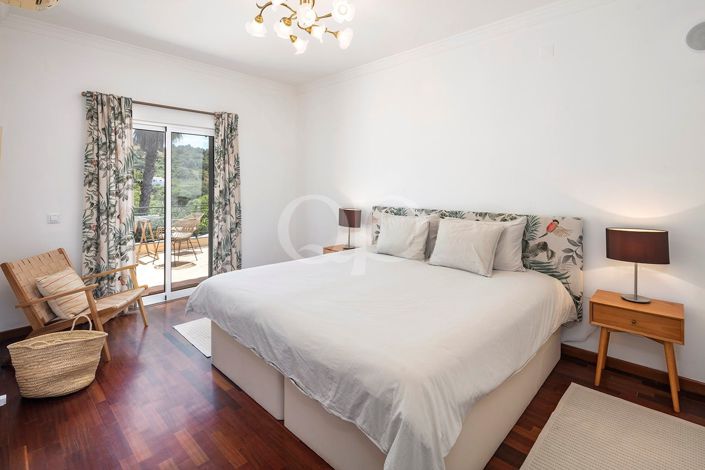 Image No.8-4 Bed House for sale