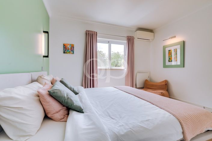Image No.24-4 Bed House for sale