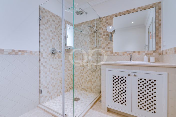 Image No.40-4 Bed House for sale