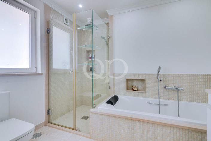 Image No.41-4 Bed House for sale