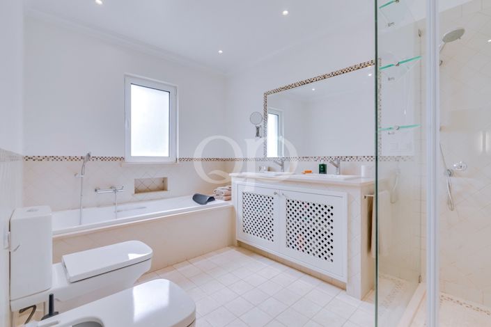 Image No.43-4 Bed House for sale