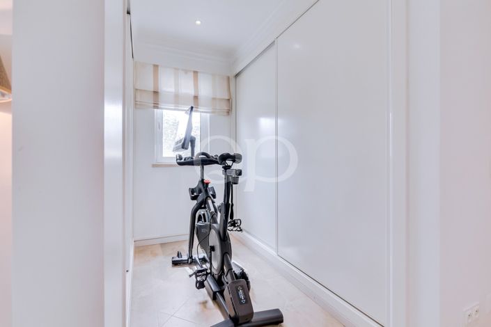 Image No.48-4 Bed House for sale