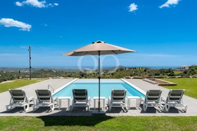 1 - Loule, House