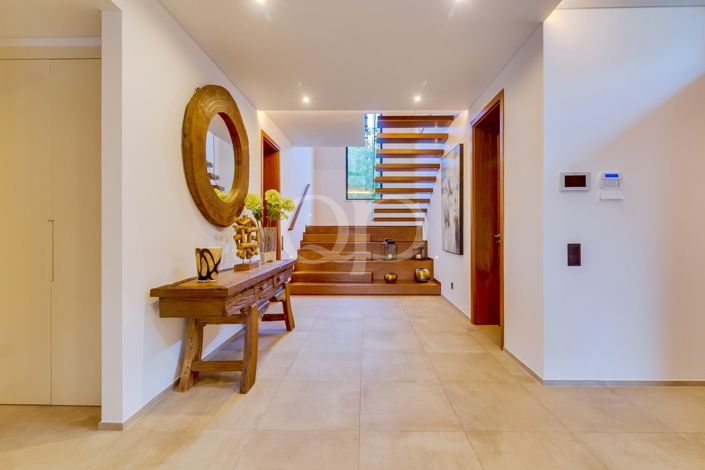 Image No.17-4 Bed House for sale