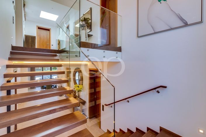 Image No.19-4 Bed House for sale
