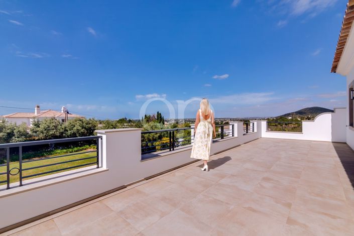 Image No.26-4 Bed House for sale