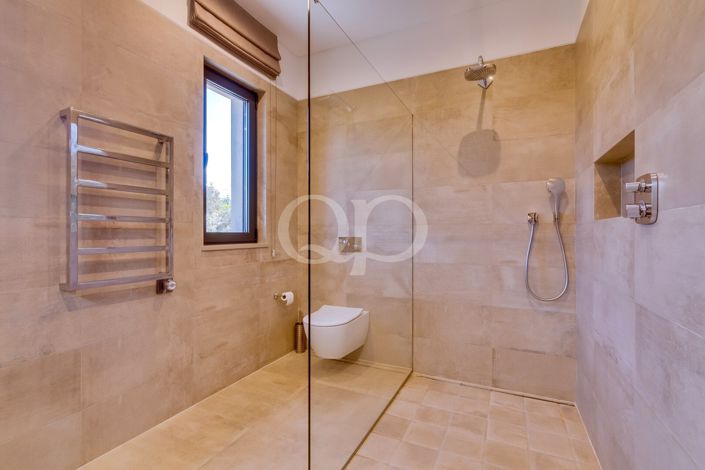 Image No.40-4 Bed House for sale