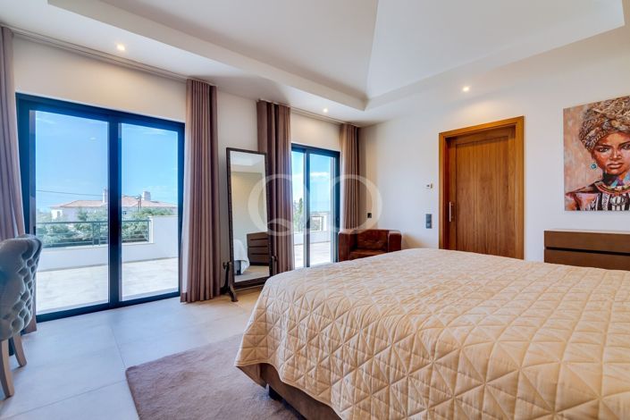 Image No.7-4 Bed House for sale