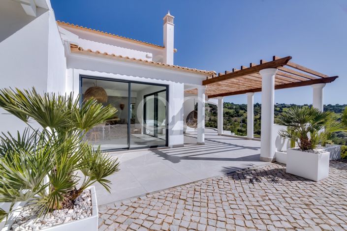 Image No.2-4 Bed House for sale