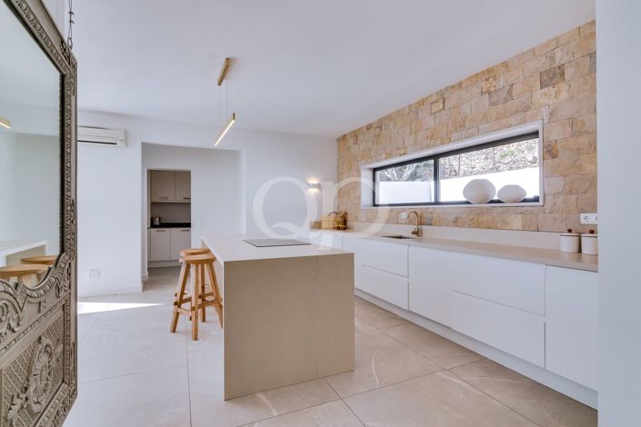 Image No.37-4 Bed House for sale