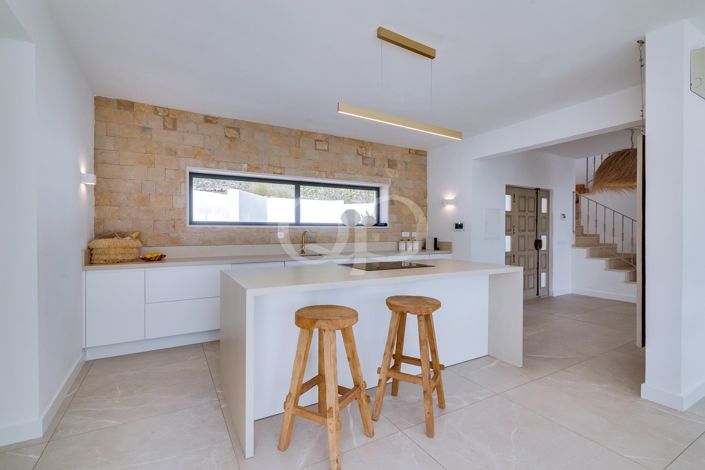 Image No.40-4 Bed House for sale