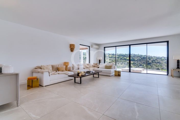 Image No.44-4 Bed House for sale