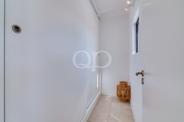 Image No.48-4 Bed House for sale