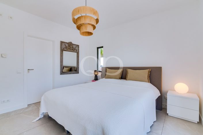 Image No.54-4 Bed House for sale