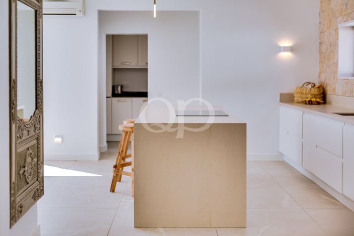 Image No.60-4 Bed House for sale