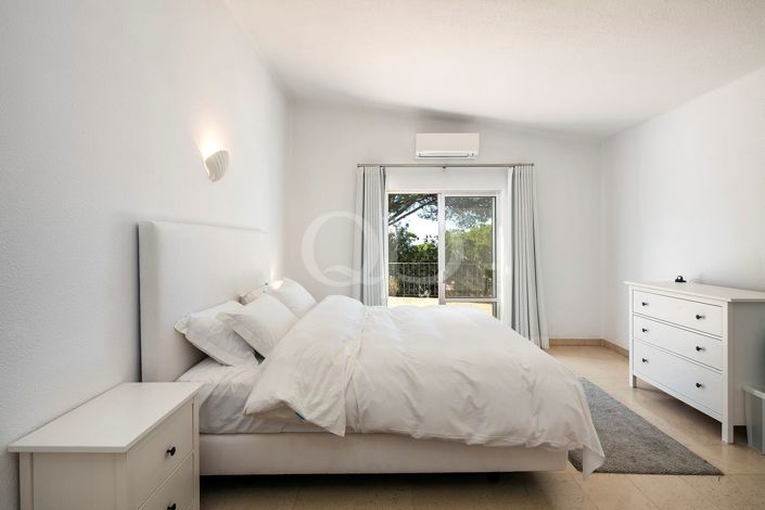 Image No.12-3 Bed House for sale